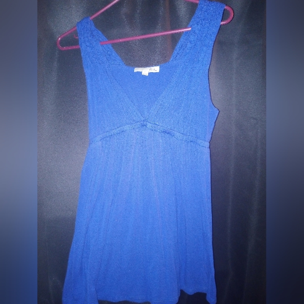 Woman's tank top shirt
